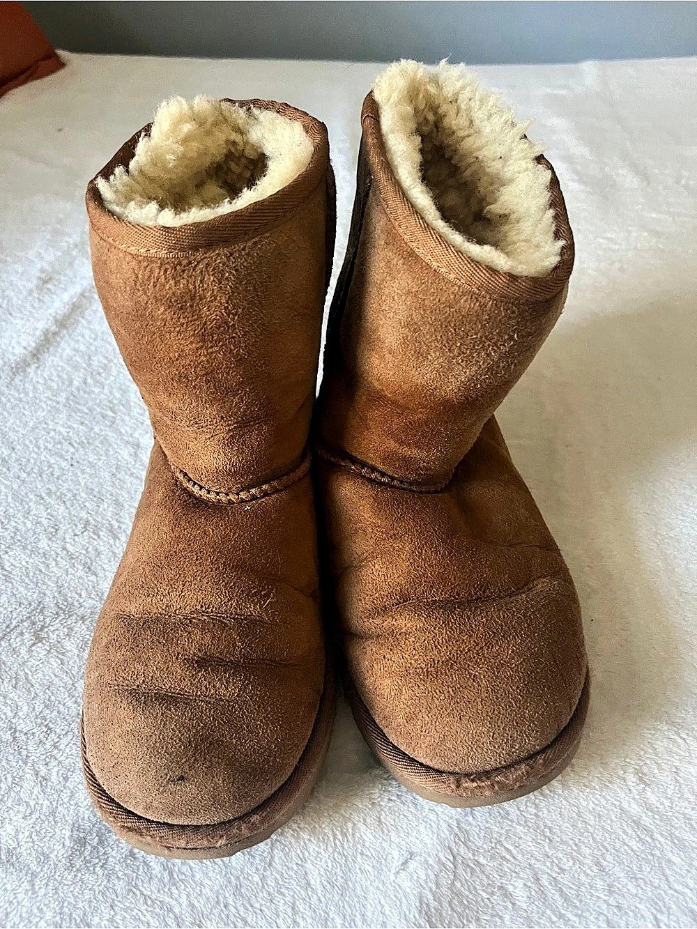 UGG Classic Short Boot Brown Suede Boots US 4
